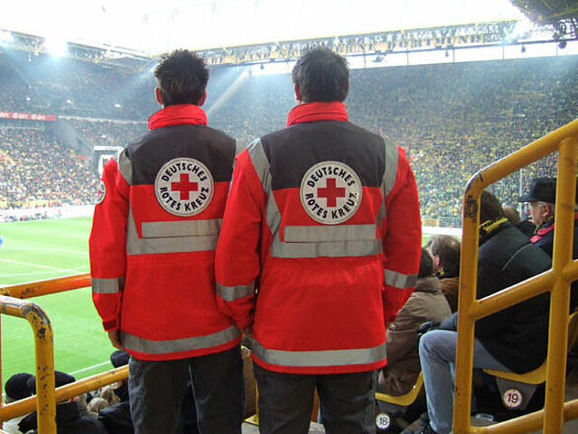 Einsatzstelle, Rettungssanitäter, Stadion, Fußballspiel, WM 2006