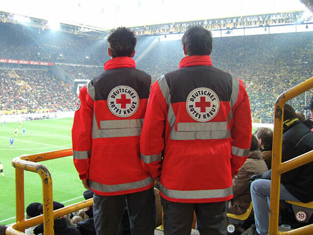 Einsatzstelle, Rettungssanitäter, Stadion, Fußballspiel, WM 2006